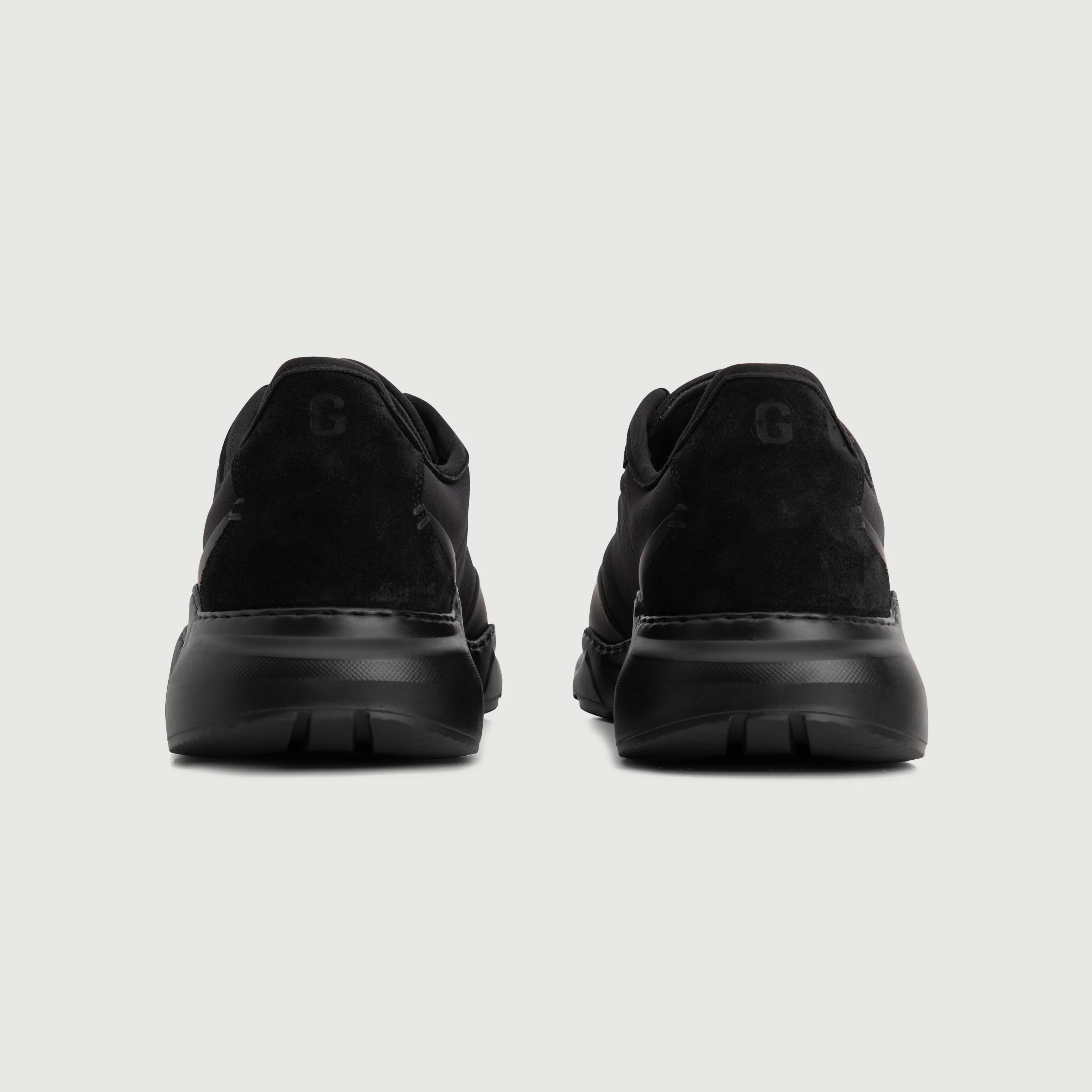 The Manhattan City Runner - Matte Black 6 The Manhattan City Runner - Matte Black