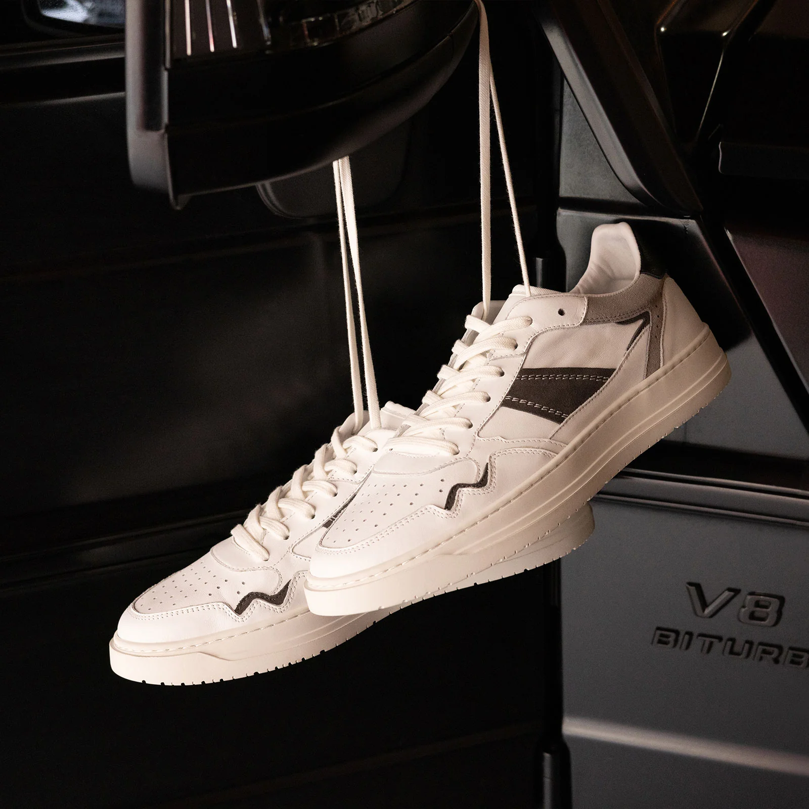The Kingston - Blanco/Nero 8 The Kingston - Blanco/Nero