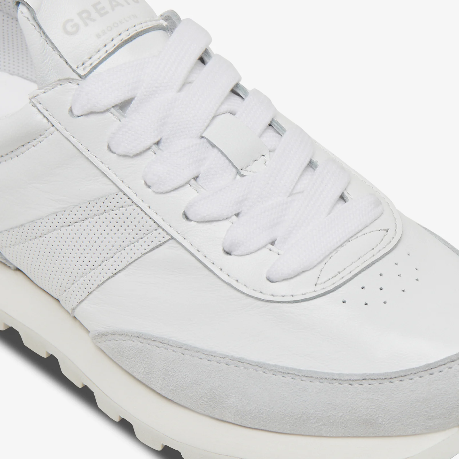 The Misty Runner - Blanco