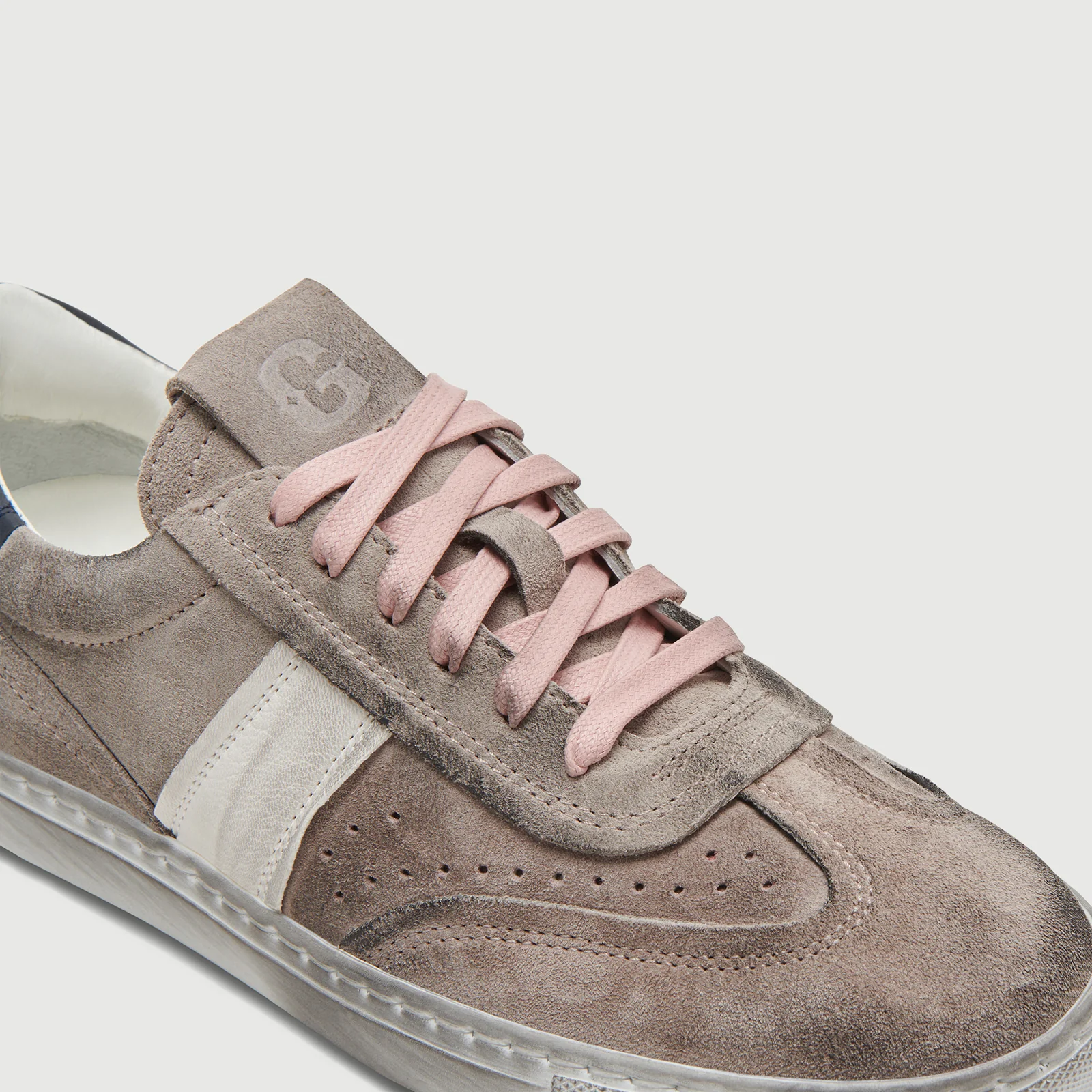 The Charlie Distressed - Grey